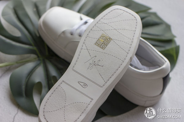 【好物分享】 篇十:方头AJOY SAHU小白鞋，穿出与众不同style!