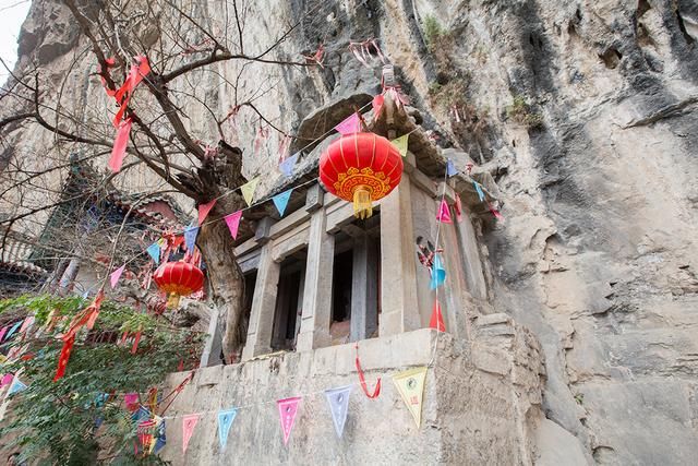 中国最奇葩的洞,名叫玉莲洞,还是全真教发源地,却只是一面悬崖