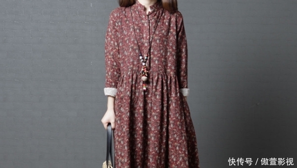  「漂亮」女人到了中年，身材很容易走样，一条漂亮优雅的“棉麻裙”拯救你