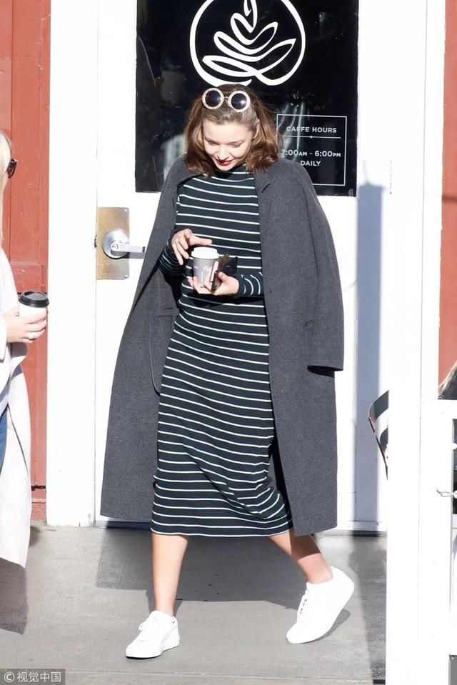 生完二胎依旧身材火辣，她们孕前是要逆天吧！