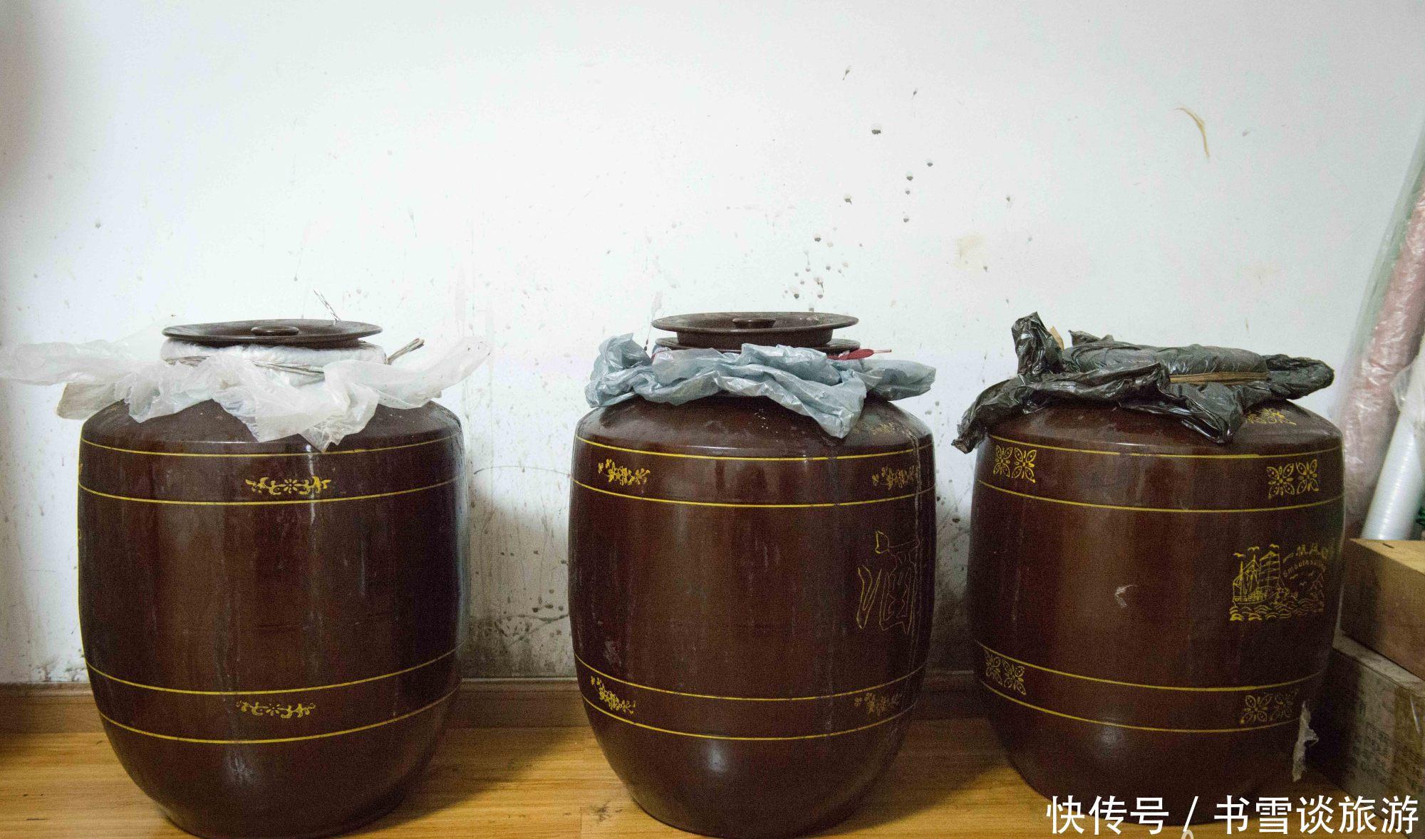  [葡萄]云南的德钦，藏着一个很美的茨中村，淳朴的村民都用法国葡萄酿酒