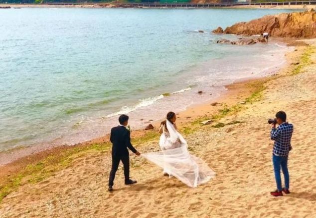 就在青岛!地铁直达、免费开放、紧邻八大关、隐蔽的小树林...这