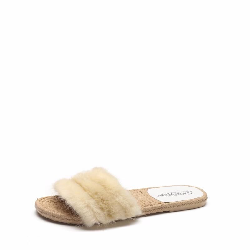 “女王”不一定必穿“恨天高”，还是要穿这些的，有范