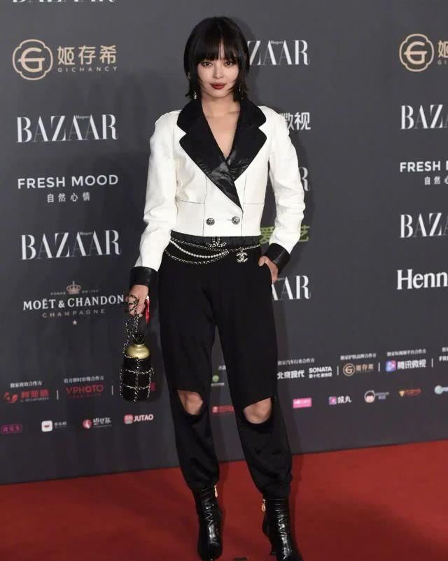  『女人』女人身上这四个部位，身材不够好不要穿破洞，换上油腻还显胖