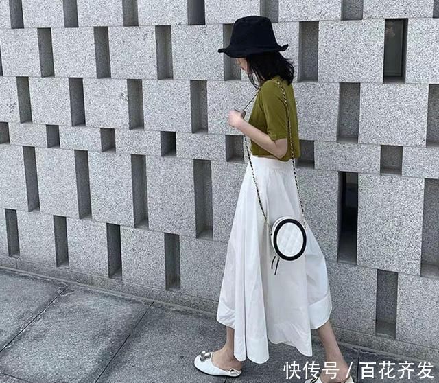  [驾驭]最近又火了一种裤子，叫“裙裤”，不挑人穿，任何身材都能驾驭