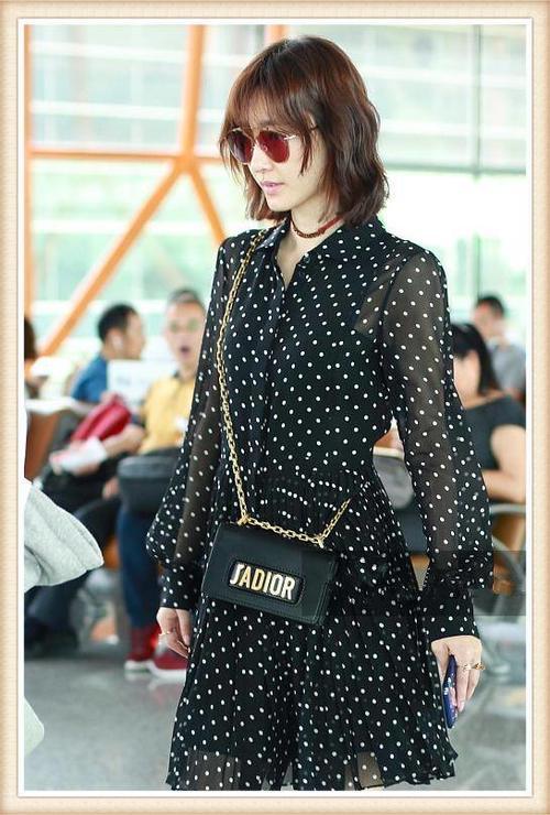 当范冰冰王丽坤同穿薄纱裙，网友：终于见识到高级脸的最高形式