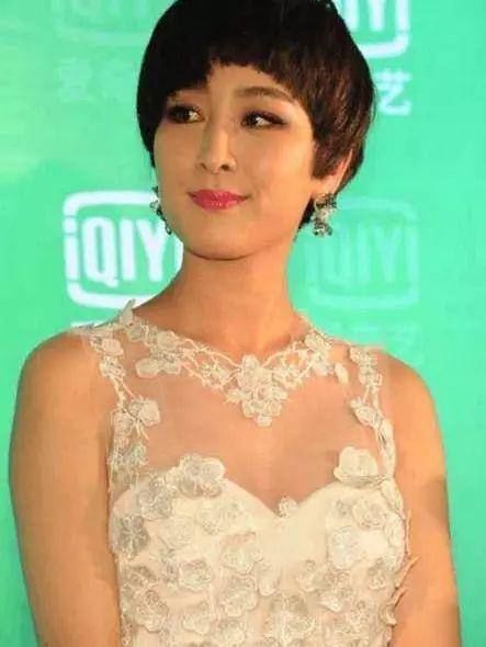 看了马苏透视装，男人们都兴奋不已，真搞不懂孔令辉怎么想的?