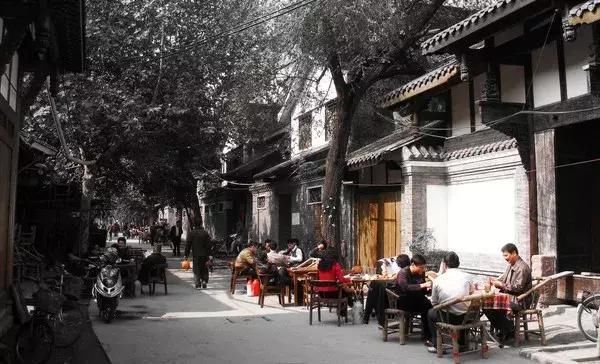 家底厚底气足!成都这座小城比敦煌还要辉煌，却低调得令人心疼!