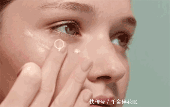  『定妆喷雾』戴口罩到底要怎么化妆？画多了怕毁脸画少了不够美