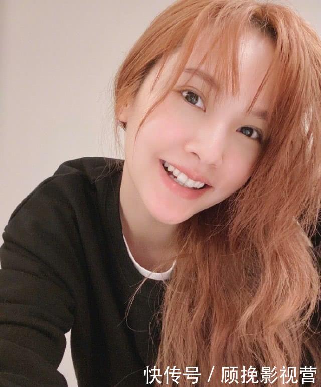  「李荣浩」杨丞琳秀恩爱，李荣浩亲自掌厨做美食，甜喊老公为“大厨”