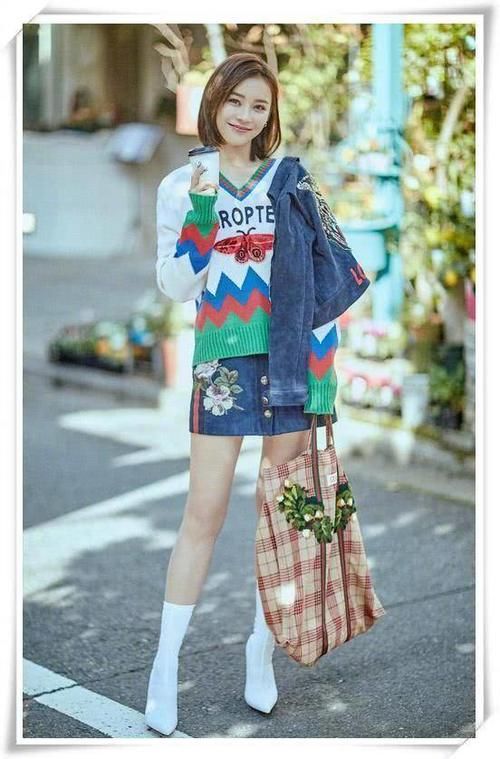 袁姗姗这衣服看得人强迫症都犯了！网友：分分钟想撕掉下面那块布