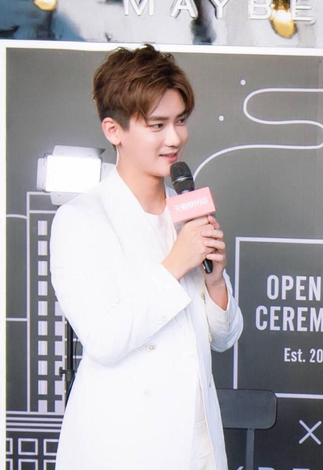 熊式保养要学起，看熊梓淇肤色就知道，男生也可以保养的如此好