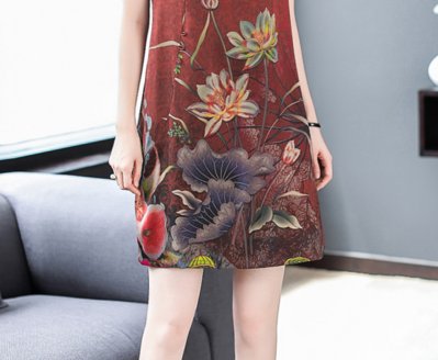 40岁的漂亮老婆，真心会打扮!穿一袭真丝裙，人见人说美