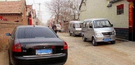 农村禁摩后再限电车，农民出行犯难，专家给3个建议，老农直摇头