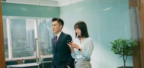 精英律师蓝盈盈