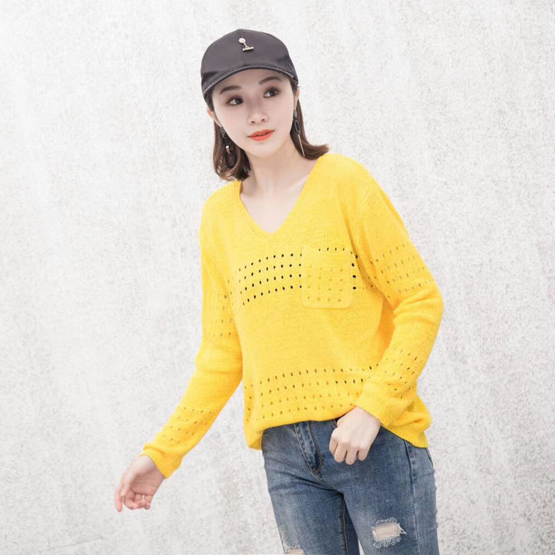 女人到了三十，别穿得太幼稚，这几款秋装小衫，显得娇小可人