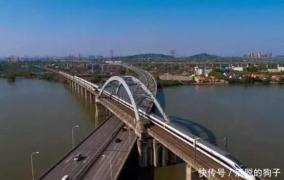 湖北又一高铁要修建，或许会让沿途经济腾飞，其中有你的家乡吗？