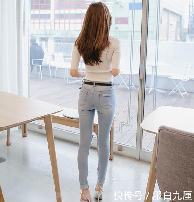 『生活』气质独特紧身牛仔裤小姐姐,苗条好身材,轻松穿出不一样的美!