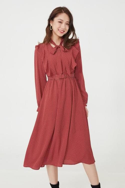  [女人]初春每个温暖的女人必备单品，属百搭连衣裙，轻松穿出优雅女人味