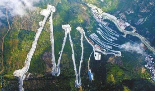  [川藏线]中国4条最难修高速，修10年通车一天就报废，花287亿才