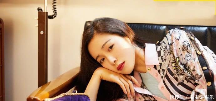 江一燕太会搭了, 衬衫配高腰阔腿裤显腿长, 网友: 这腿我服了