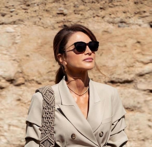 【新发型】凯特王妃换发型!新发型穿奶白色小风衣,38岁嫩回28岁了