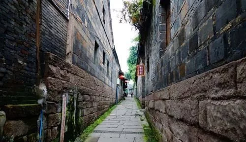 找个原汁原味的川西古镇呆上几天,感受那独有的古风遗韵,安逸