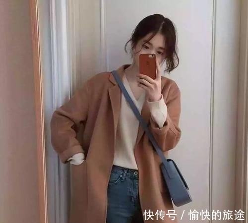 『穿着厚实』穿呢子大衣的你,包包是怎么选的学会这几点,背包时髦不麻烦
