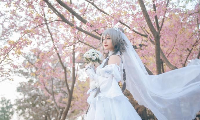 小咖哈哈哈哈:洛天依花嫁cos:我想成为你的新娘,你愿意吗?