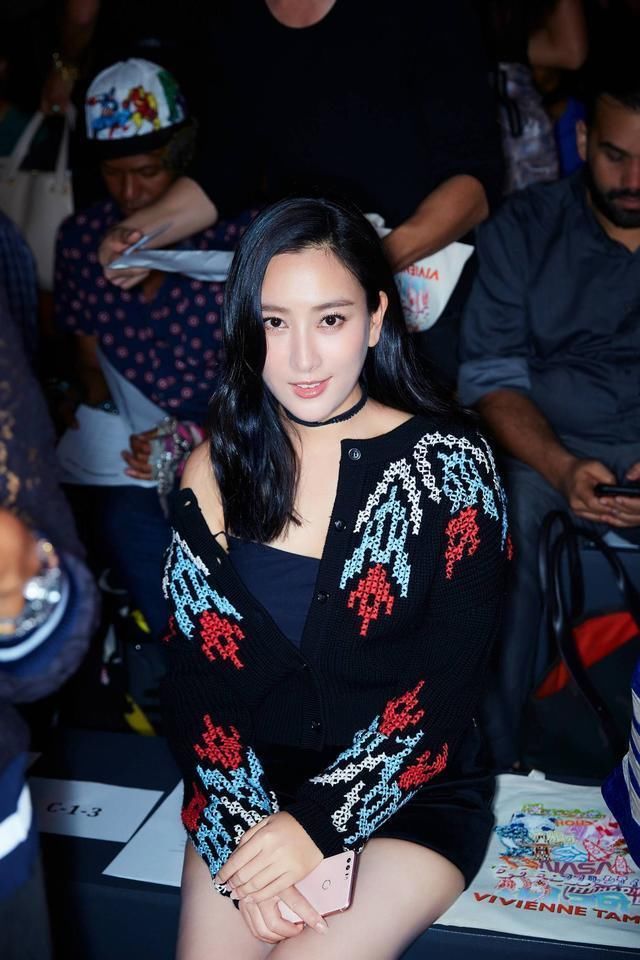 马苏这腿到底有多粗?撑破裙子赶上蒋欣撑破裤子了!