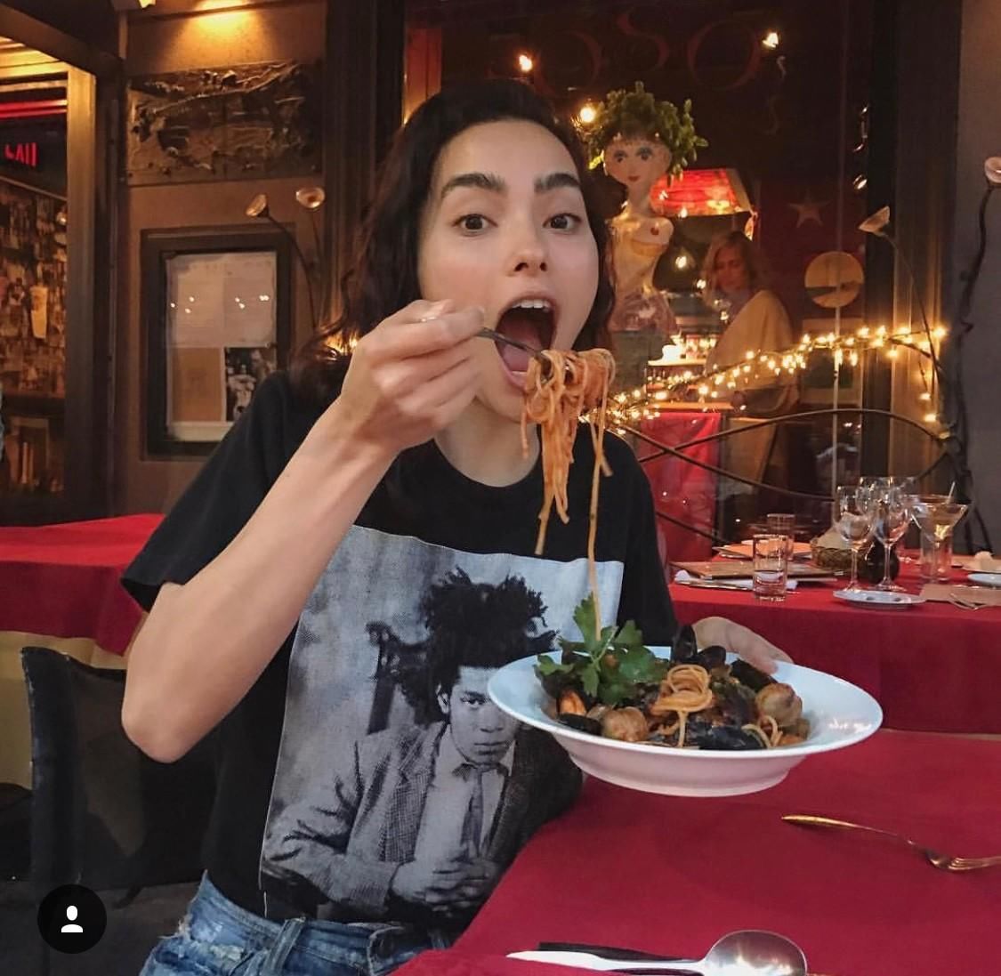 不爱穿Bra和裤子的潮流女神,让人看了就血脉喷张!