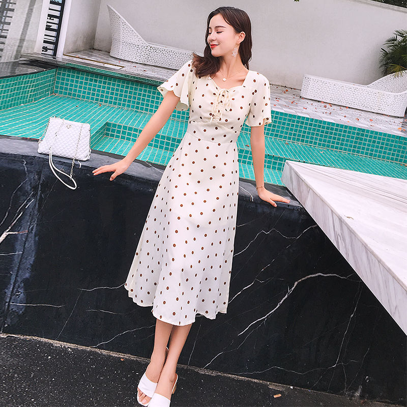 不用羡慕别人丰满，这样穿，释放你的女人味