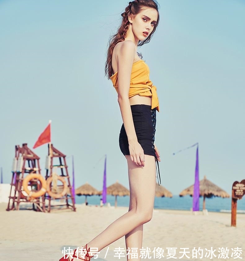 『女人味』让人又爱又恨的绑带凉鞋,怎么搭配才好看?注意两点,尽显女人味