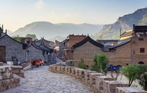 贵州天下第一水司楼：耗资2亿修建而成，好似走进童话世界！