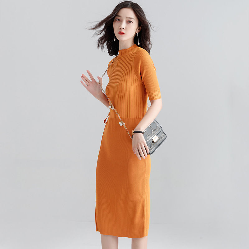 新出毛衣裙又要火，甩旗袍十条街，60后老婆穿上优雅衬肤特年轻