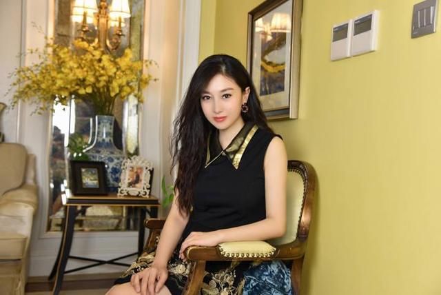 贾晓晨大片来袭，这样的福利我喜欢，以后多多来点！