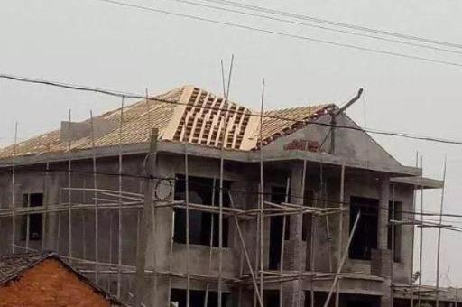  土瓦@为何现在农村“屋顶用彩钢的”不用以前的瓦？看看你就知道