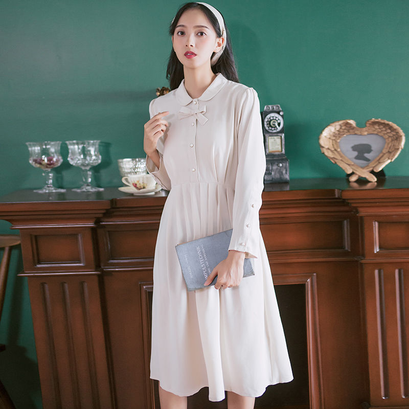 火的一塌糊涂的连衣裙来袭，带上闺蜜一起穿，走在街上回头率爆棚