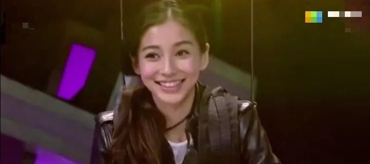  baby和黄晓明：Baby早期参加《快本》, 皮肤水嫩颜值太高, 内涵黄晓明前女友获赞