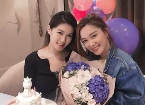 『汤镇业』汤镇宗24岁小女儿近照,甜美可人气质好,身材比TVB花旦姐姐出众