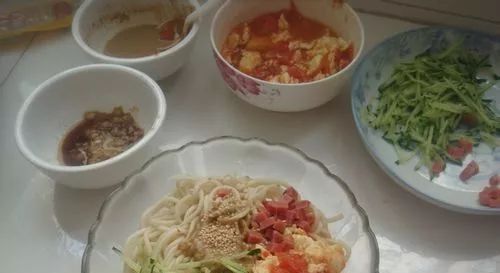 『小虞』小虞美食:木兰味道——凉面条