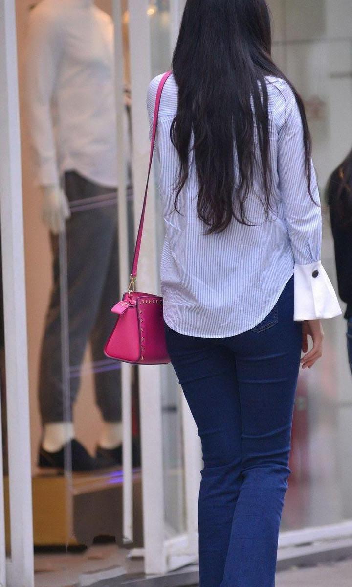 时尚修身简约牛仔裤, 休闲流行搭配, 粗腿女生穿像微整形