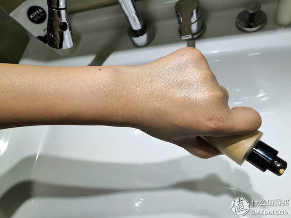 干皮星人分享几款好用还想回购的护肤、彩妆品