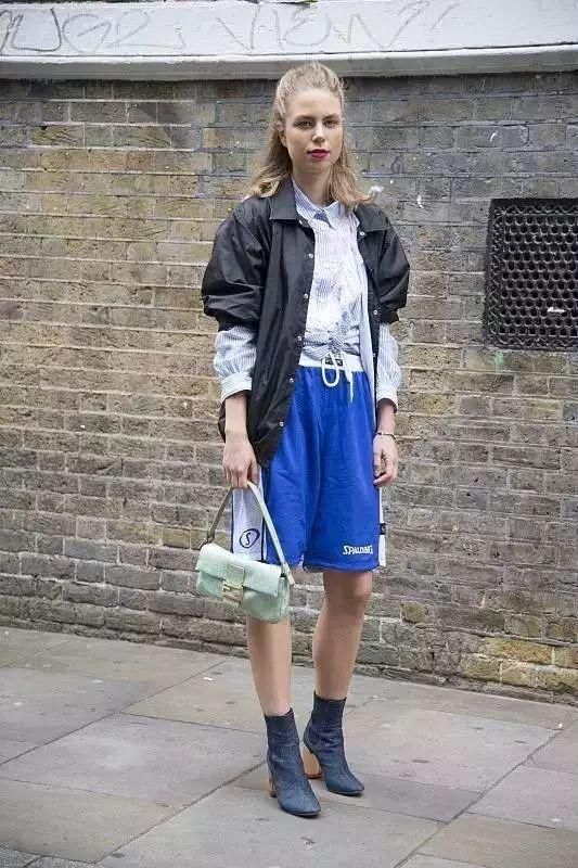 除了牛仔短裤，这个夏天还有很多其他时髦选择!