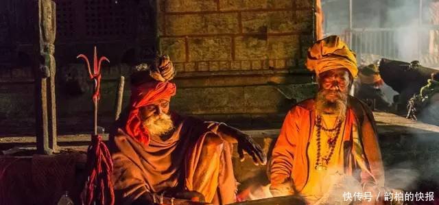 尼泊尔苦行僧自20岁入洞修行, 80岁还在坚持, 网友 就是好吃懒做