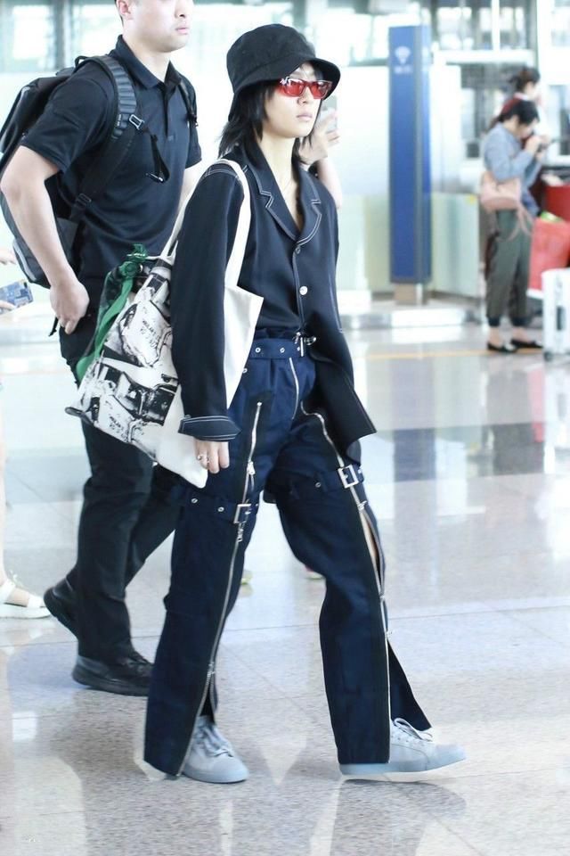 周笔畅被打回原型，不修图颜值真是没法看!