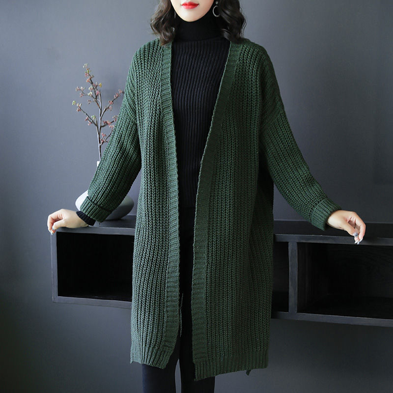 女人一旦过了40，可不要随意穿搭，瞧下图穿搭，背影都美爆