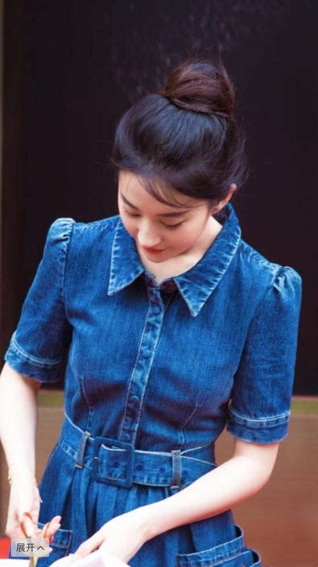 刘亦菲瘦回来了！变成尖下巴的刘天仙穿牛仔裙配丸子头仙气满满！