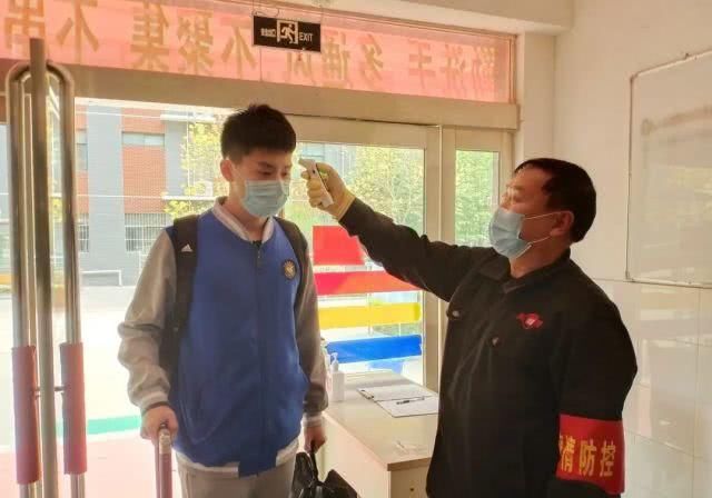 宇华实验学@高三返校第一天,这家学校来了一群熟悉的“小红帽”