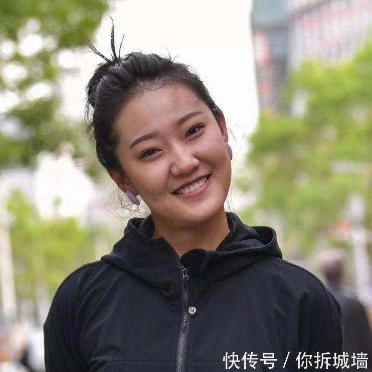 气质@紧身瑜伽裤小姐姐笑靥如花,展现自信气质让人心动